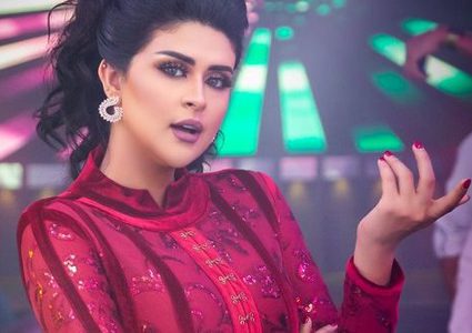 سلمى رشيد تنشر صور ابنها لأول مرة