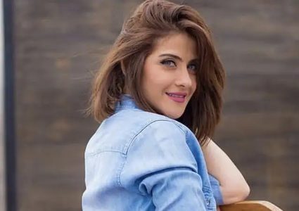 الفنانة هيدي كرم توجه نصيحة للفتيات لجعل بشرتهن نضرة