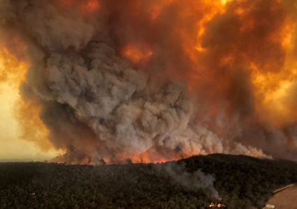 إجلاء عشرات الآلاف من سكان جنوب شرق استراليا بسبب الحرائق