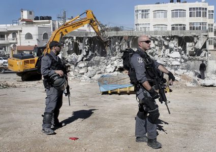 الاحتلال يوقف العمل بمنزل غرب بيت لحم