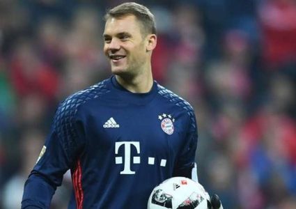 نوير حارس بايرن ميونخ غير مهتم بتعاقد ناديه مع نوبيل