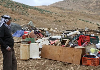 الاحتلال يصور مساكن المواطنين في خربة المكسر بالأغوار الشمالية