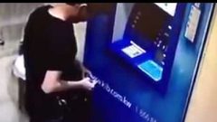 أغرب سرقة لماكينة صراف آلي في العالم
