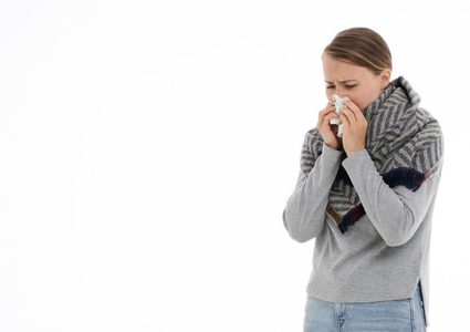 علاجات منزلية مهدئة لالتهاب اللوزتين والحنجرة