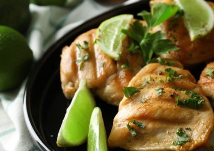 تتبيلة الدجاج بالليمون والكزبرة