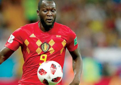 لوكاكو يقود فريقه لفوز ثمين على نظيره نابولي