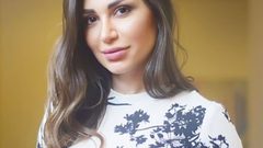 سارة نخلة تخضع لعملية جراحية