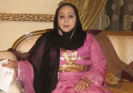 الفنانة العمانية شمعة محمد تُفجع بوفاة زوجها