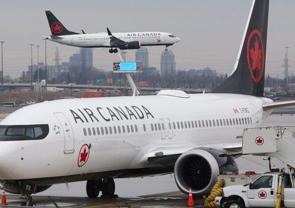 اصطدام طائرتين في مطار تورونتو