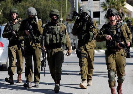 الاحتلال يعتقل أبا ونجله من بلدة عناتا