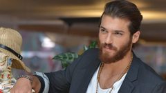 الممثل التركي جان يامان يصدم الجمهور