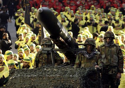 الحرس الثوري: حزب الله ينقل معدات عسكرية جنوب الحدود اللبنانية