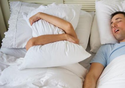 الاستهانة بالشخير يمكن أن يؤدي إلى الموت المفاجىء