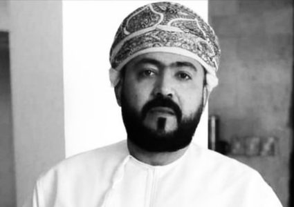 وفاة الممثل المسرحي مؤيد اليافعي بشكل مفاجئ