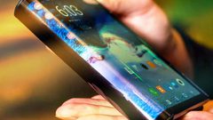 سامسونغ توضح حقيقة مبيعات هاتفها القابل للطي