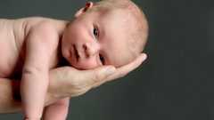 طرق طبيعية لعلاج الإمساك عند الرضع