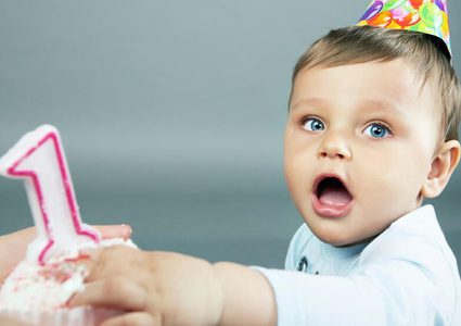 تعرفي على الأطعمة التي عليك تجنب إطعامها لطفلك في سنته الأولى