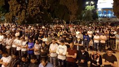 الآلاف يؤدون صلاة فجر الجمعة في الأقصى