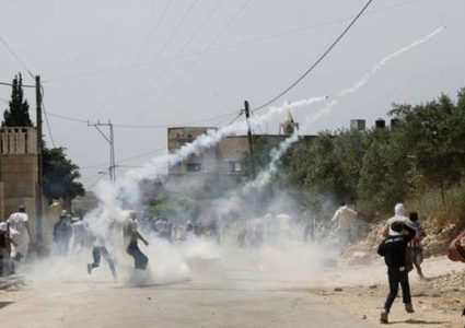 إصابات بالاختناق بمواجهات مع الاحتلال في كفر قدوم