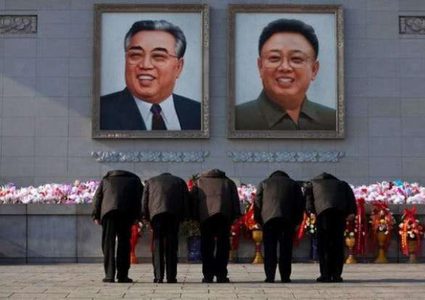 القبض على أم أنقذت أطفالها ونسيت صور زعماء كوريا الشمالية !