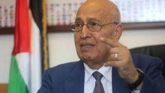 الرئيس يصدر قراراً بتعيين نبيل شعث ممثلاً له