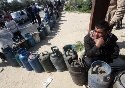 مصادر خاصة: مالية حماس تتحكم باستيراد الغاز والوقود من مصر