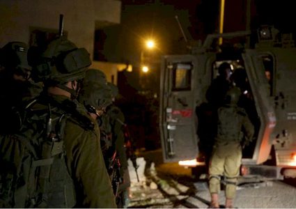 اعتقالات ومداهمات بالضفة