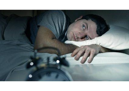 طرق تُبعد الأرق وتسهّل النوم بعمق