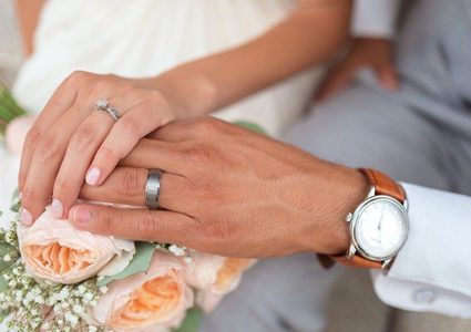 زواج من ملياردير والسفر إلى القمر عرض مقدم للفتيات