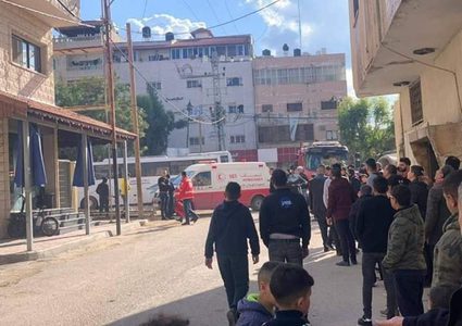 اصابة 3 عمال بجروح متفاوتة جراء تعرضهم لصعقة كهربائية في قلقيلة