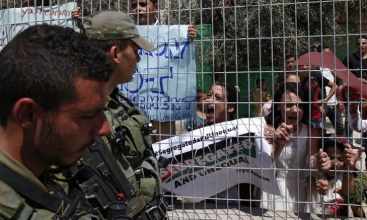 لجنة اعمار الخليل تفتتح حديقة أطفال جديدة في حي السلايمة