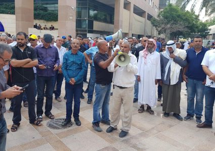 طلاب القرى مسلوبة الاعتراف يعودون لمقاعد الدراسة