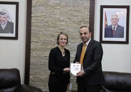 بلدية الخليل تبحث سُبل التعاون المشترك مع المؤسسات البولندية