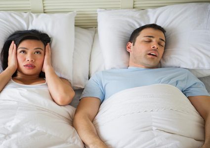 دراسة: "اللسان السمين" سبب رئيسي للمعاناة من الشخير