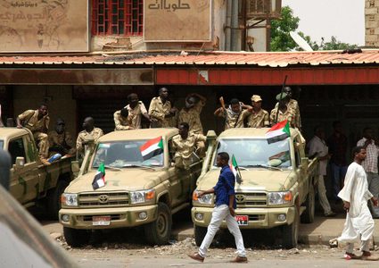 "تمرد" لعناصر في المخابرات السودانية وإغلاق المجال الجوي للخرطوم