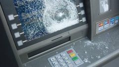 مجهولون يحاولون سرقة صراف آلي في الخليل