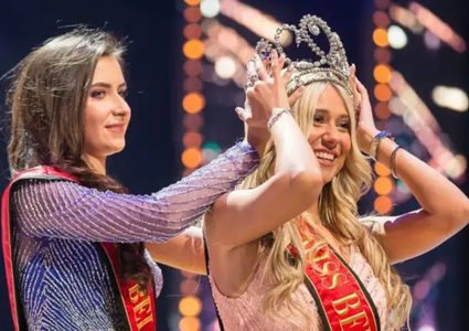 ملكة جمال بليجكا لعام 2020 تواجه موقف محرج أمام مئات المتفرجين