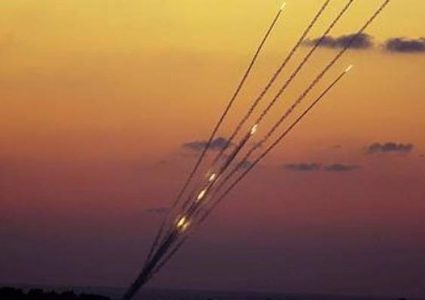 الاحتلال يزعُم: إطلاق عدة صواريخ من قطاع غزة