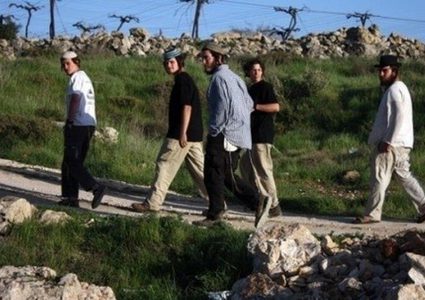 نابلس: مواطنون يتصدون لمحاولة مستوطنين الاستيلاء على منزل