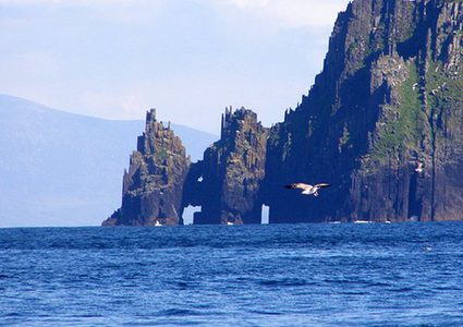 جزيرة إيرلندية نائية تعلن عن توفر "وظيفة العمر" بمزايا فريدة