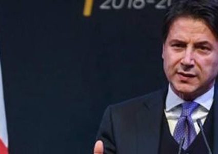 وصول رئيس الوزراء الإيطالي للجزائر لبحث الأزمة الليبية