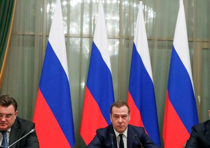 بوتين يوافق على استقالة رئيس الوزراء دميتري ميدفيديف