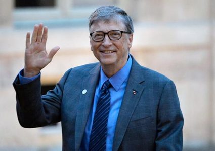 "بيل غيتس" يثير الجدل بسبب ساعة يده "الرخيصة"