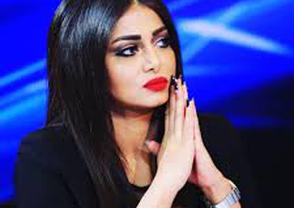 المذيعة العراقية سحر عباس تتلقى خبر وفاة أخيها على الهواء