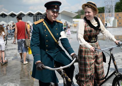 روسي يملك 800 دراجة تاريخية