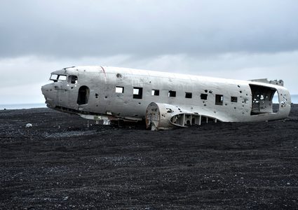 إيسلندا.. وفاة سائحين في ظروف غريبة قرب "الطائرة الغامضة" !