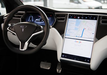 شركة تسلا تواجه تحقيقا يشمل 500 ألف سيارة كهربائية