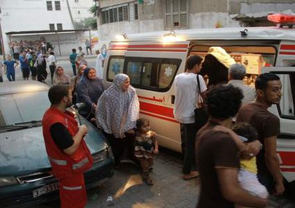 وفاة مواطنة وإصابة طفلتها بحادث سير غرب غزة