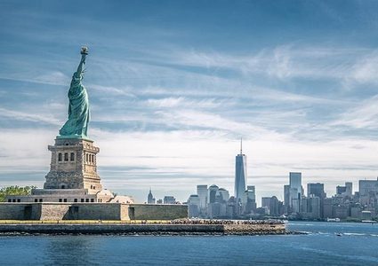 ترامب: بناء جدار بحري حول نيويورك فكرة غبية