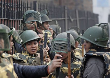 قاتل يعترف بذبحه فتاة على الهواء مباشرة